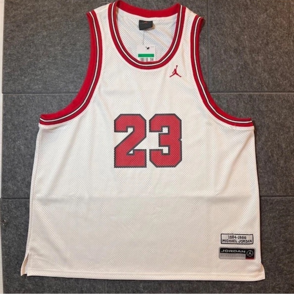 Michael Jordan 23 Career achievements Jersey XL NWT